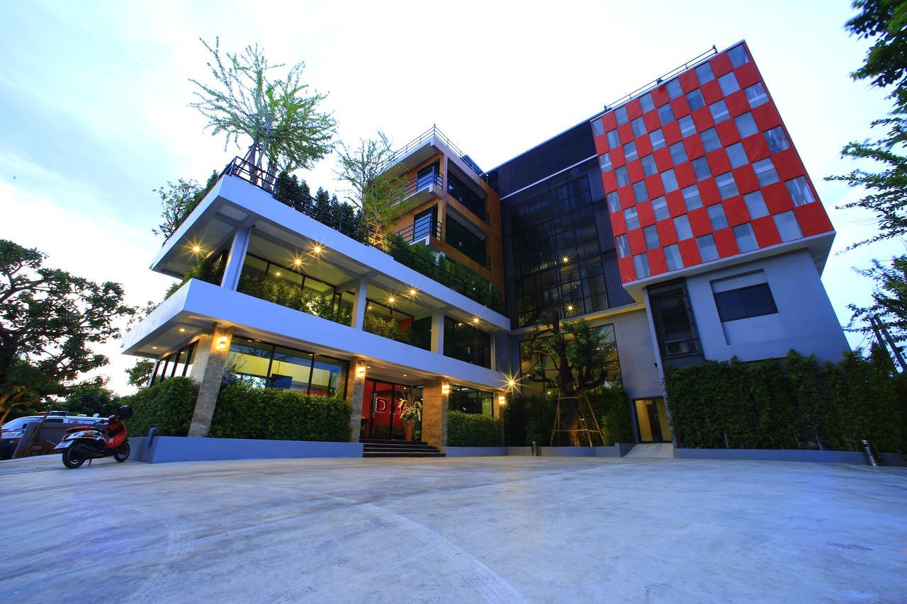 D11 Hotel Phitsanulok Exterior photo